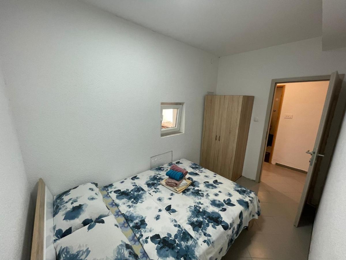 Apartments Fratelli Malinska Buitenkant foto
